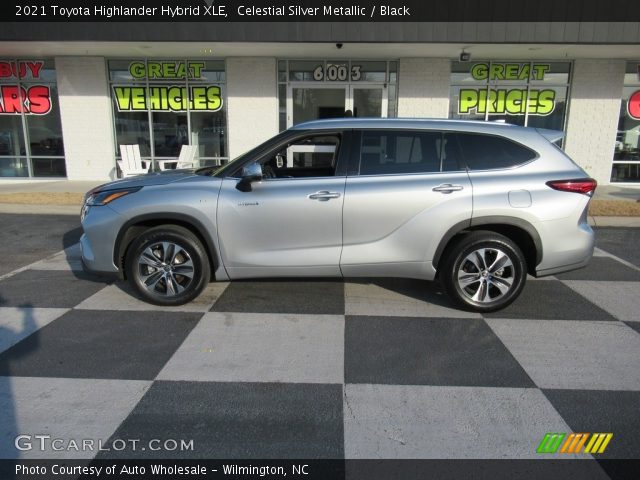 2021 Toyota Highlander Hybrid XLE in Celestial Silver Metallic