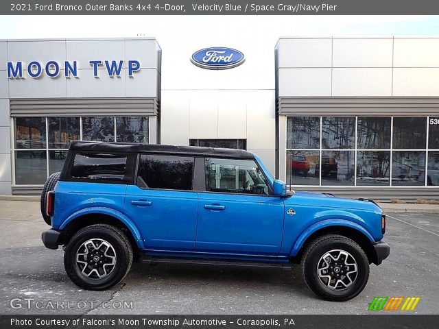 2021 Ford Bronco Outer Banks 4x4 4-Door in Velocity Blue