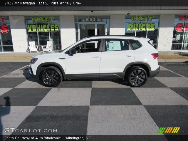 2022 Volkswagen Taos S in Pure White