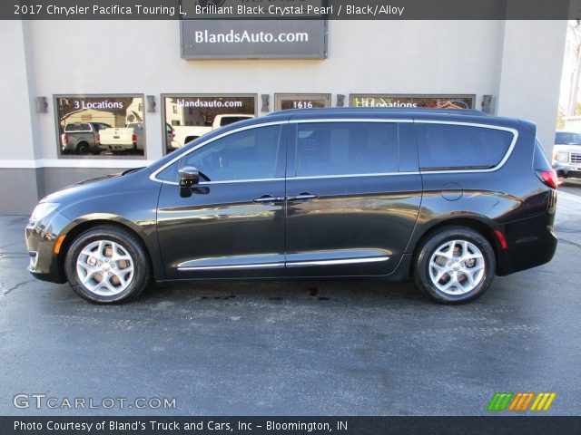 2017 Chrysler Pacifica Touring L in Brilliant Black Crystal Pearl