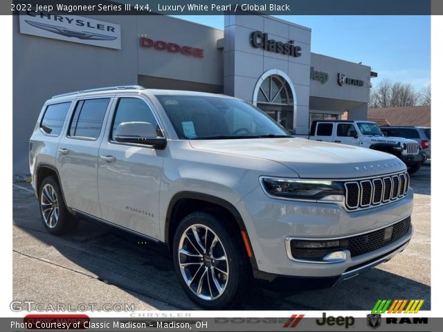 2022 Jeep Wagoneer Series III 4x4 in Luxury White Pearl