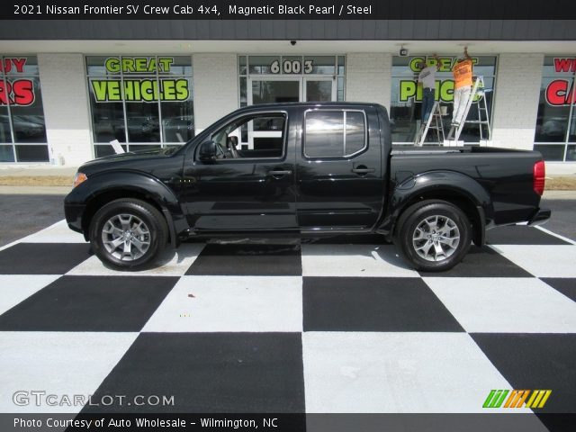 2021 Nissan Frontier SV Crew Cab 4x4 in Magnetic Black Pearl