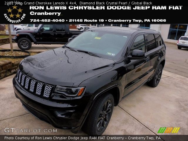 2022 Jeep Grand Cherokee Laredo X 4x4 in Diamond Black Crystal Pearl