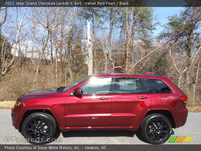 2022 Jeep Grand Cherokee Laredo X 4x4 in Velvet Red Pearl
