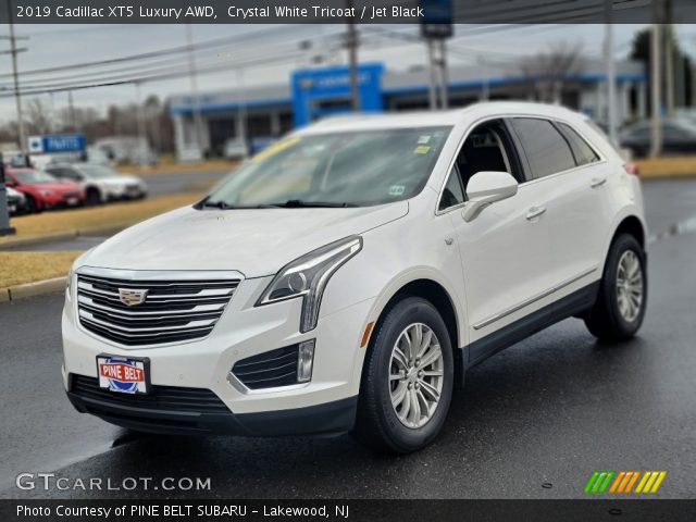 2019 Cadillac XT5 Luxury AWD in Crystal White Tricoat