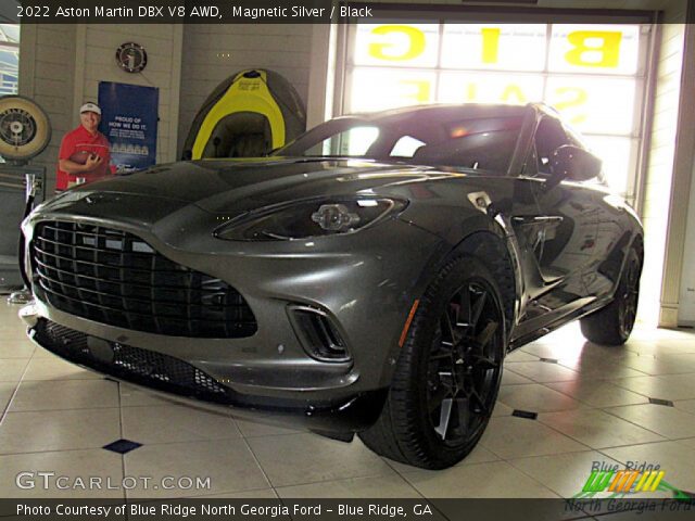 2022 Aston Martin DBX V8 AWD in Magnetic Silver