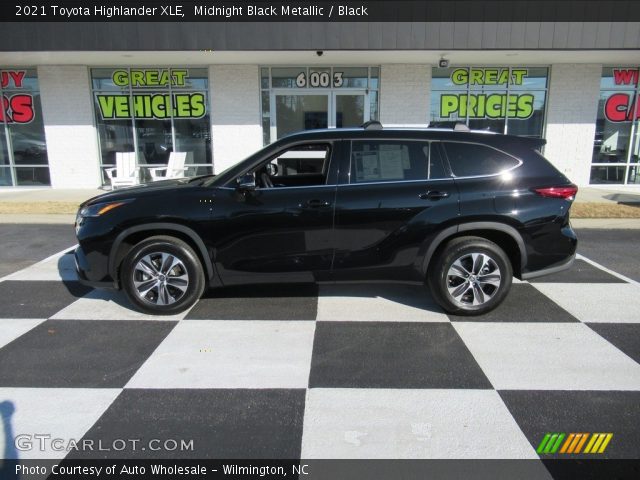 2021 Toyota Highlander XLE in Midnight Black Metallic