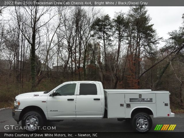 2022 Ram 2500 Tradesman Crew Cab Chassis 4x4 in Bright White