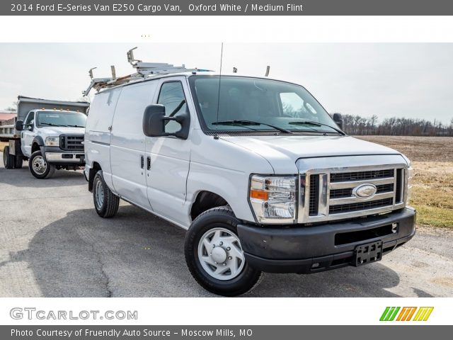 2014 Ford E-Series Van E250 Cargo Van in Oxford White