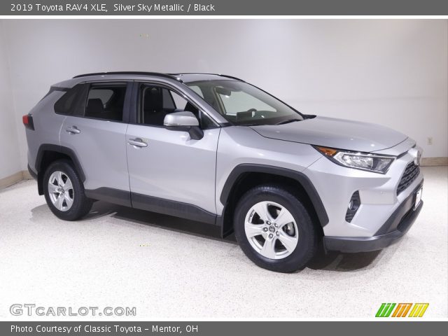 2019 Toyota RAV4 XLE in Silver Sky Metallic