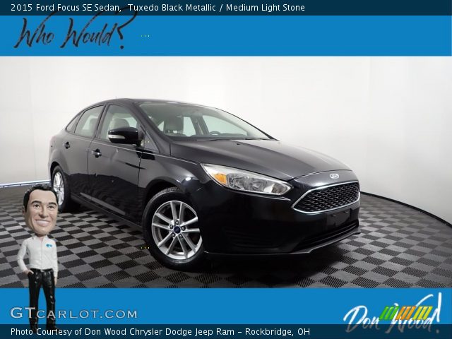 2015 Ford Focus SE Sedan in Tuxedo Black Metallic