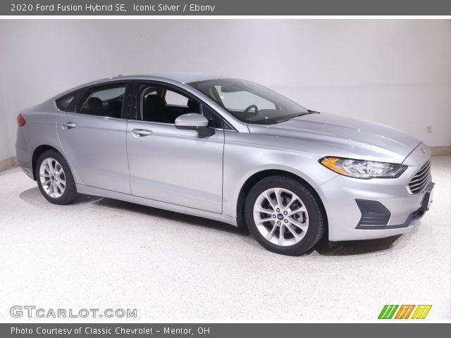 2020 Ford Fusion Hybrid SE in Iconic Silver