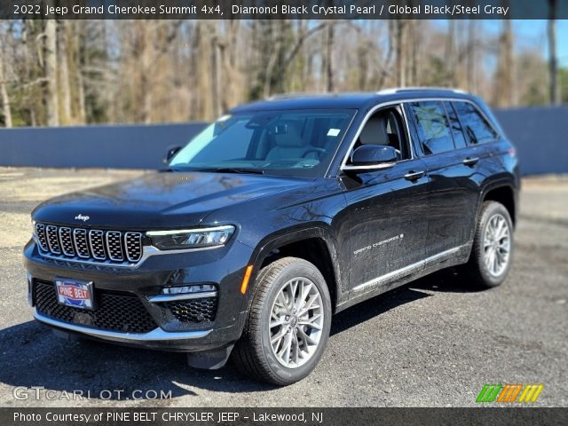 2022 Jeep Grand Cherokee Summit 4x4 in Diamond Black Crystal Pearl