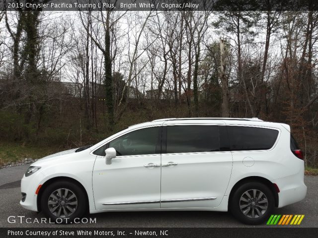 2019 Chrysler Pacifica Touring L Plus in Bright White