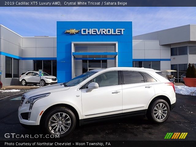 2019 Cadillac XT5 Luxury AWD in Crystal White Tricoat