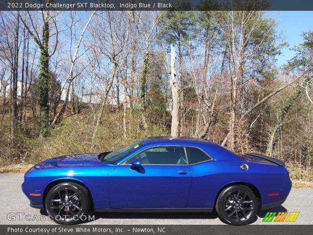 2022 Dodge Challenger SXT Blacktop in Indigo Blue