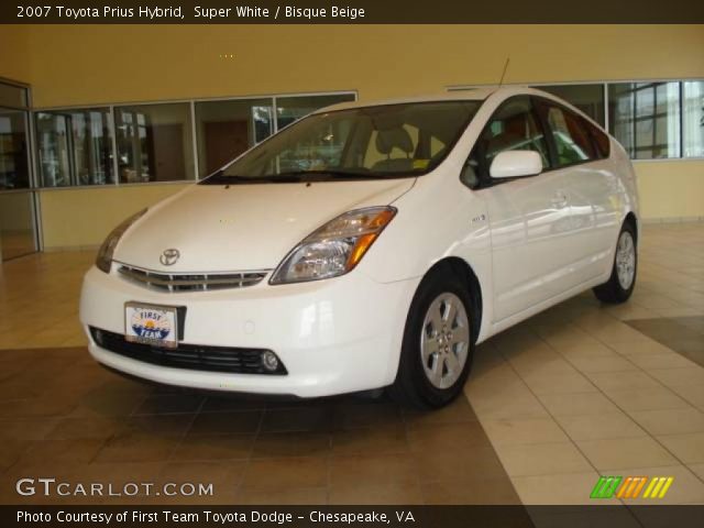 2007 Toyota Prius Hybrid in Super White