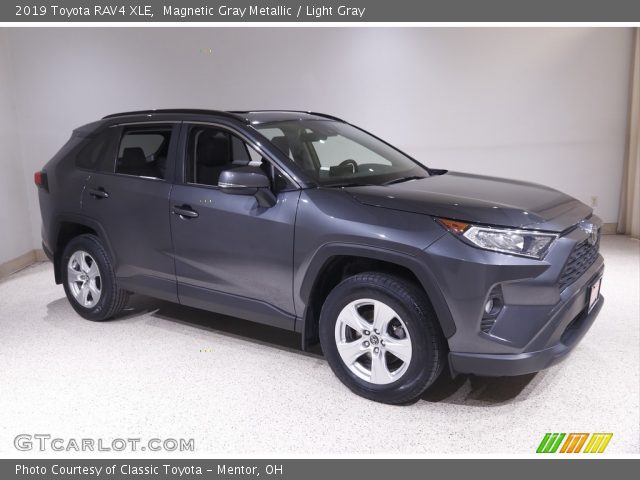 2019 Toyota RAV4 XLE in Magnetic Gray Metallic