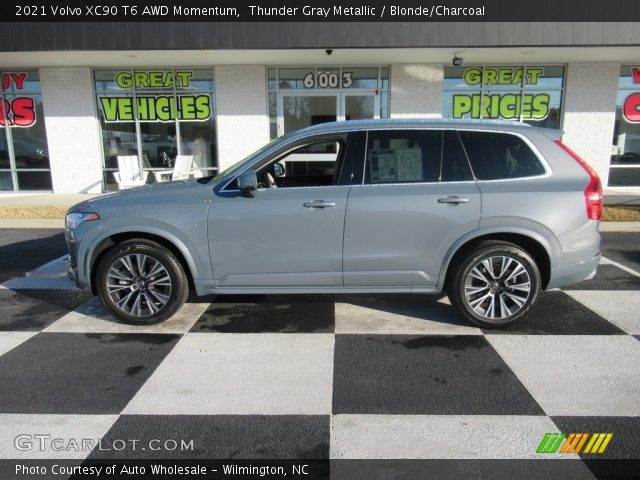 2021 Volvo XC90 T6 AWD Momentum in Thunder Gray Metallic