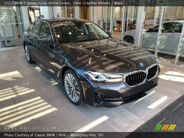 2022 BMW 5 Series 530e xDrive Sedan in Dark Graphite Metallic