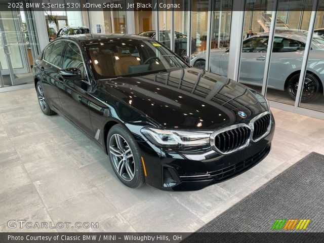 2022 BMW 5 Series 530i xDrive Sedan in Jet Black