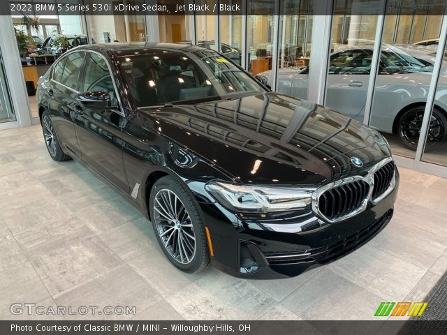 2022 BMW 5 Series 530i xDrive Sedan in Jet Black