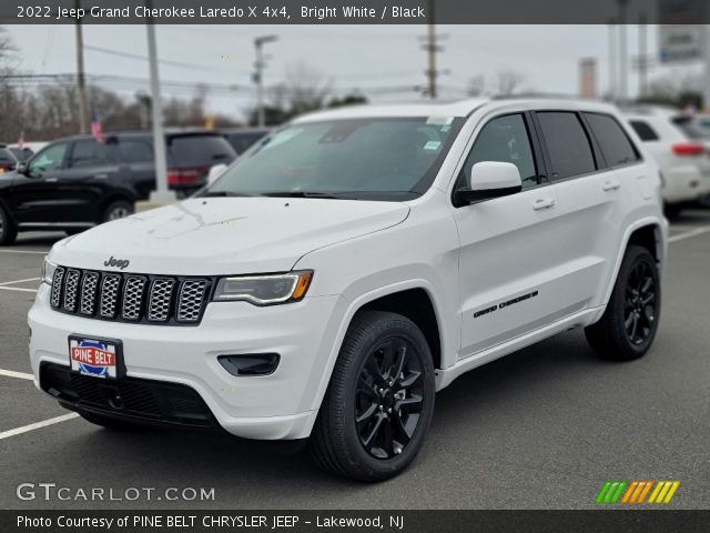 2022 Jeep Grand Cherokee Laredo X 4x4 in Bright White
