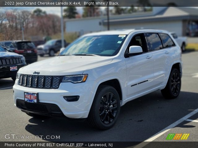 2022 Jeep Grand Cherokee Laredo X 4x4 in Bright White