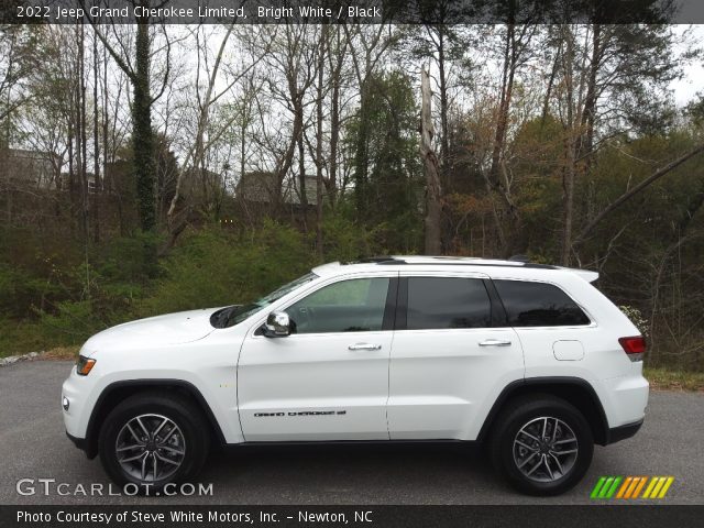 2022 Jeep Grand Cherokee Limited in Bright White