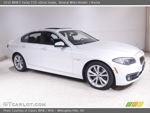 2016 BMW 5 Series 535i xDrive Sedan in Mineral White Metallic