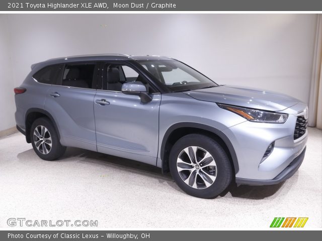 2021 Toyota Highlander XLE AWD in Moon Dust