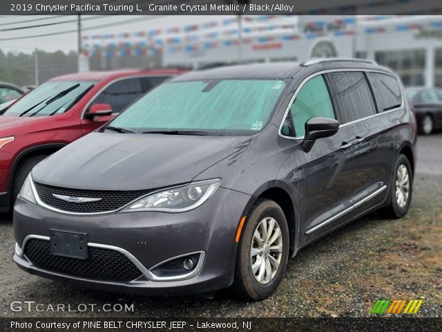 2019 Chrysler Pacifica Touring L in Granite Crystal Metallic