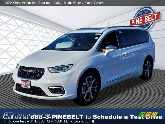 2022 Chrysler Pacifica Touring L AWD in Bright White