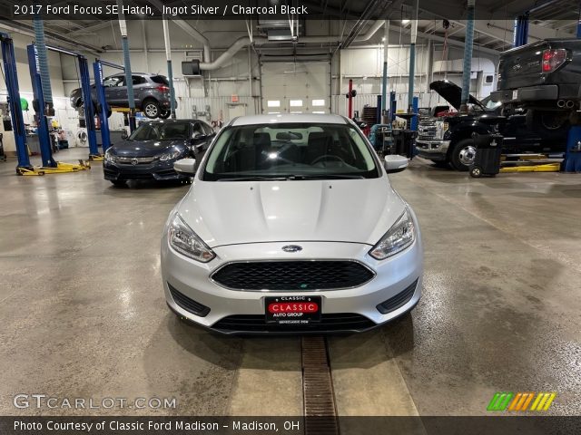 2017 Ford Focus SE Hatch in Ingot Silver