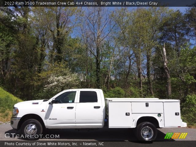 2022 Ram 3500 Tradesman Crew Cab 4x4 Chassis in Bright White