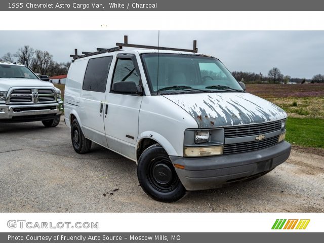 1995 Chevrolet Astro Cargo Van in White