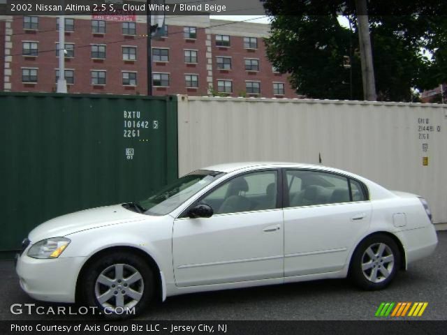 2002 Nissan Altima 2.5 S in Cloud White