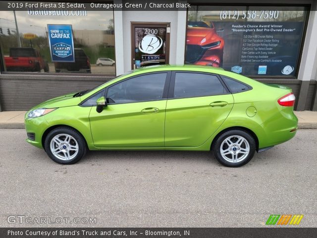 2019 Ford Fiesta SE Sedan in Outrageous Green