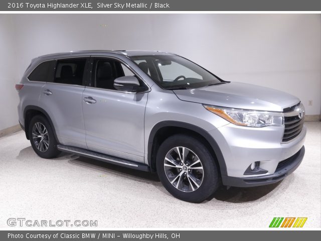 2016 Toyota Highlander XLE in Silver Sky Metallic