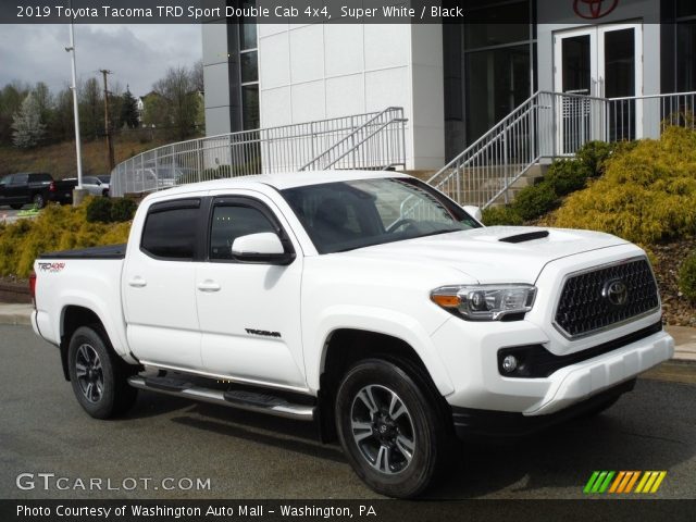2019 Toyota Tacoma TRD Sport Double Cab 4x4 in Super White