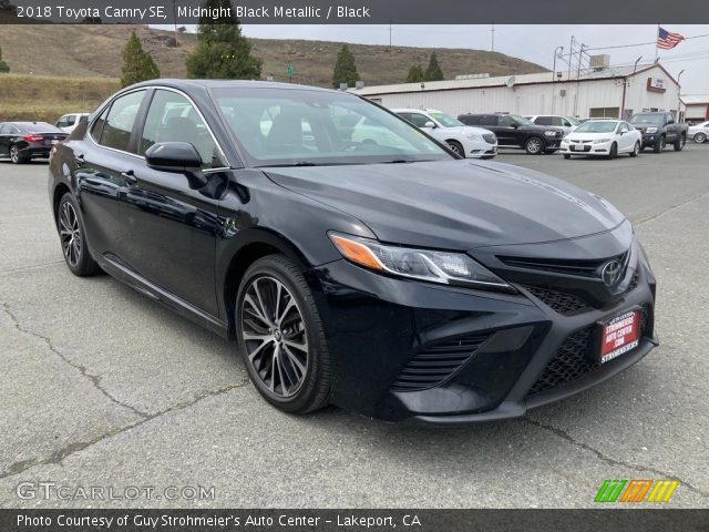 2018 Toyota Camry SE in Midnight Black Metallic