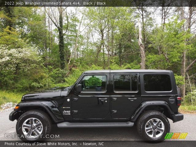 2022 Jeep Wrangler Unlimited Sahara 4x4 in Black