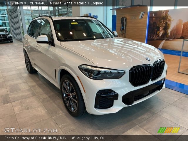 2022 BMW X5 xDrive40i in Mineral White Metallic