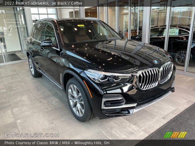 2022 BMW X5 xDrive40i in Jet Black