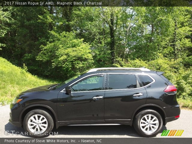 2017 Nissan Rogue SV AWD in Magnetic Black