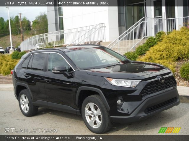 2019 Toyota RAV4 XLE AWD in Midnight Black Metallic