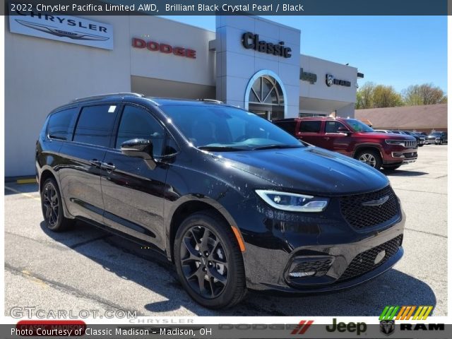 2022 Chrysler Pacifica Limited AWD in Brilliant Black Crystal Pearl