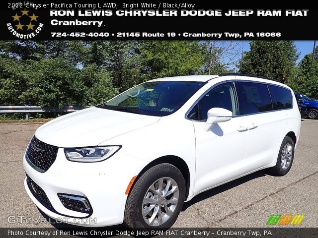 2022 Chrysler Pacifica Touring L AWD in Bright White