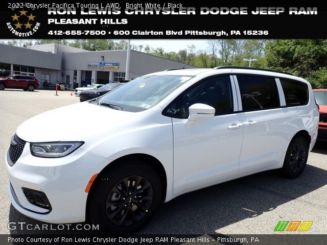 2022 Chrysler Pacifica Touring L AWD in Bright White