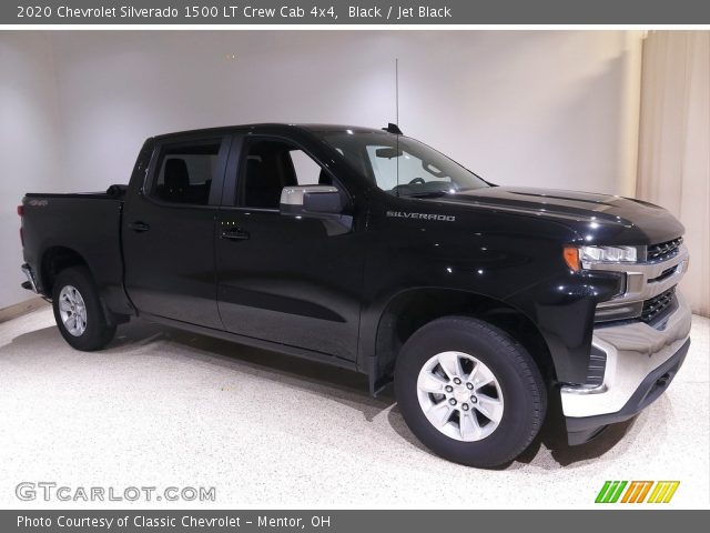 2020 Chevrolet Silverado 1500 LT Crew Cab 4x4 in Black